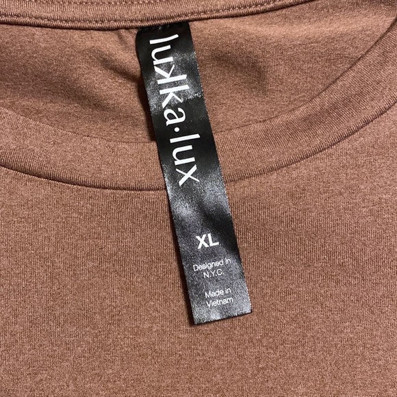 Lukka.lux women’s XL long sleeves 92% polyester tan/brown ahirt - Picture 2 of 4